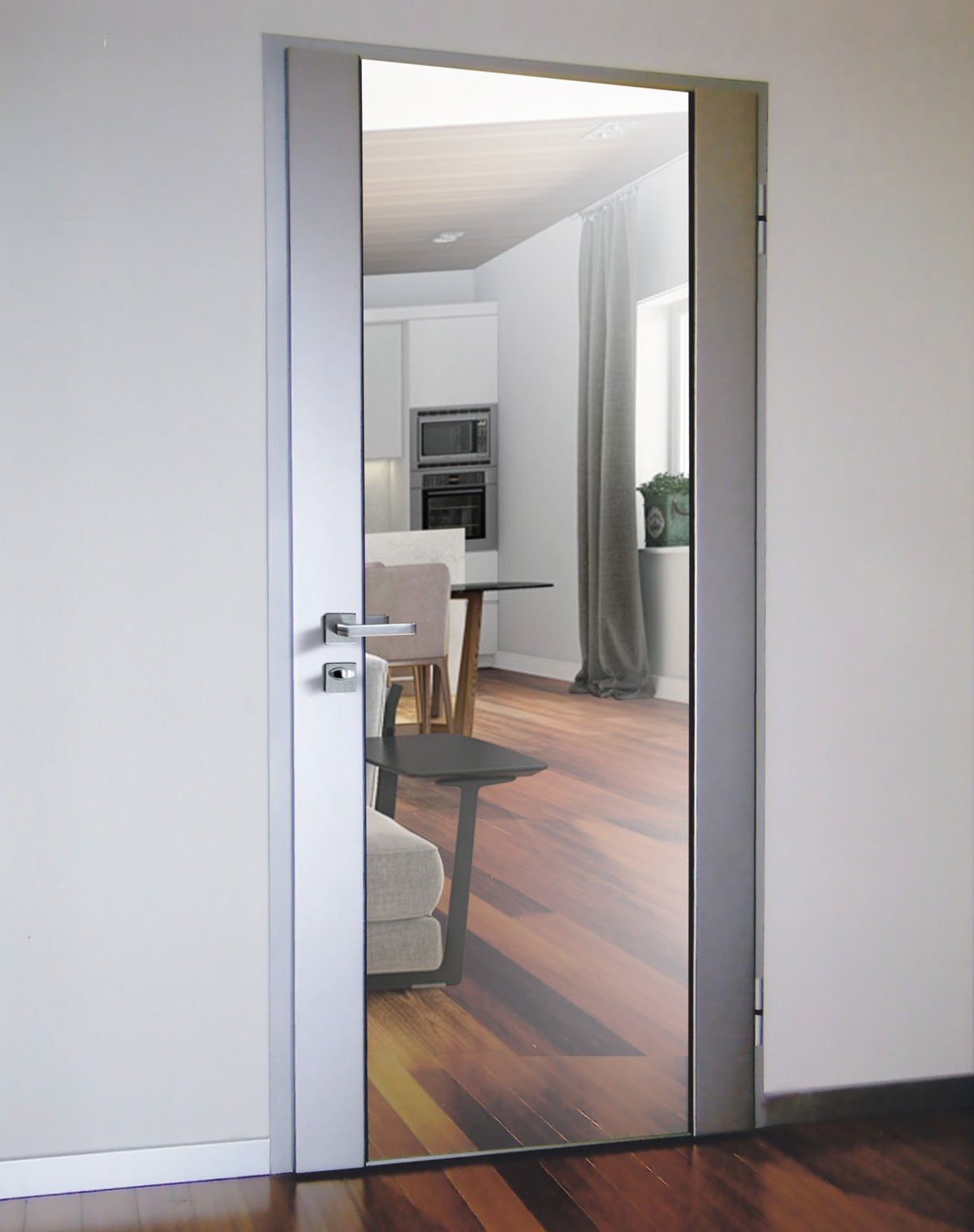 Particolare porta moderna, blindata, con il rivestimento in acciaio e la parte centrale in specchio