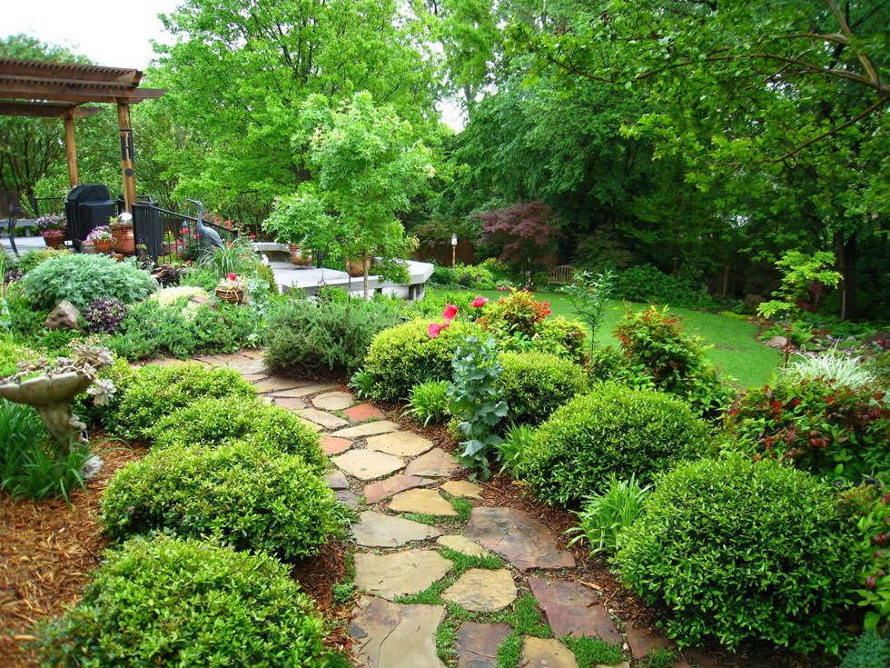 Una buona progettazione del giardino dà la possibilità di estendere il spazio vivente