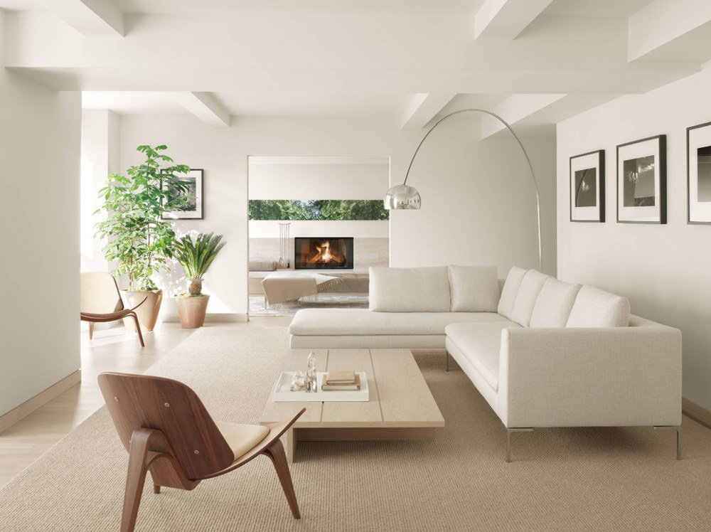 Stupendo soggiorno moderno scandinavo, raffinato ed elegante con un perfetto equilibrio cromatico. Varie tonalità di bianco e colori naturali per un living perfetto per riposare o meditare.